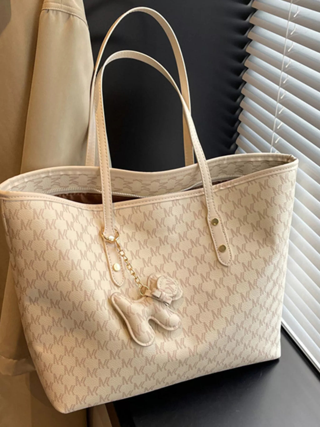 Patterned Large Capacity Tote Shoulder Bag