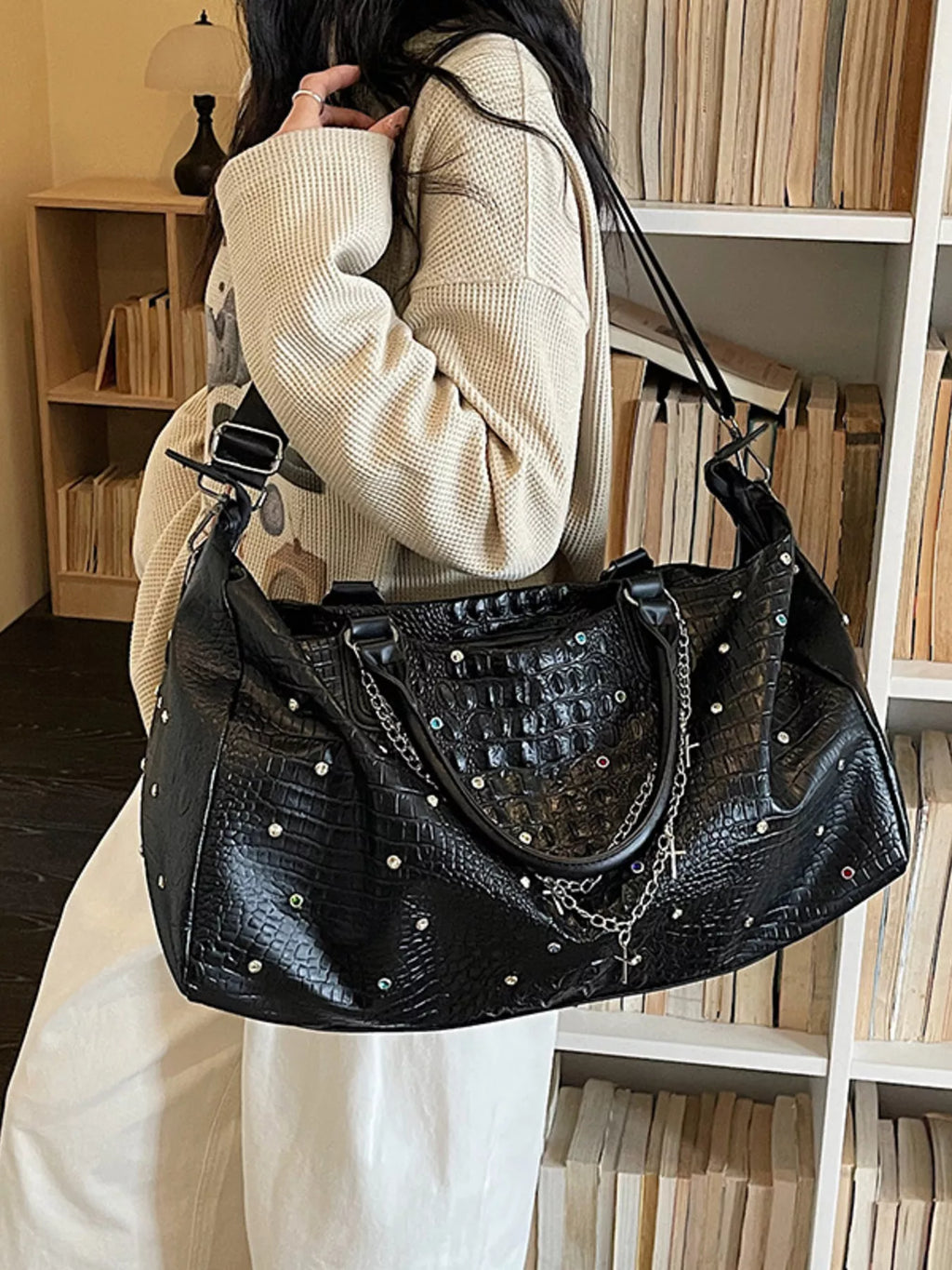 Studded Large Capacity Travel Bag