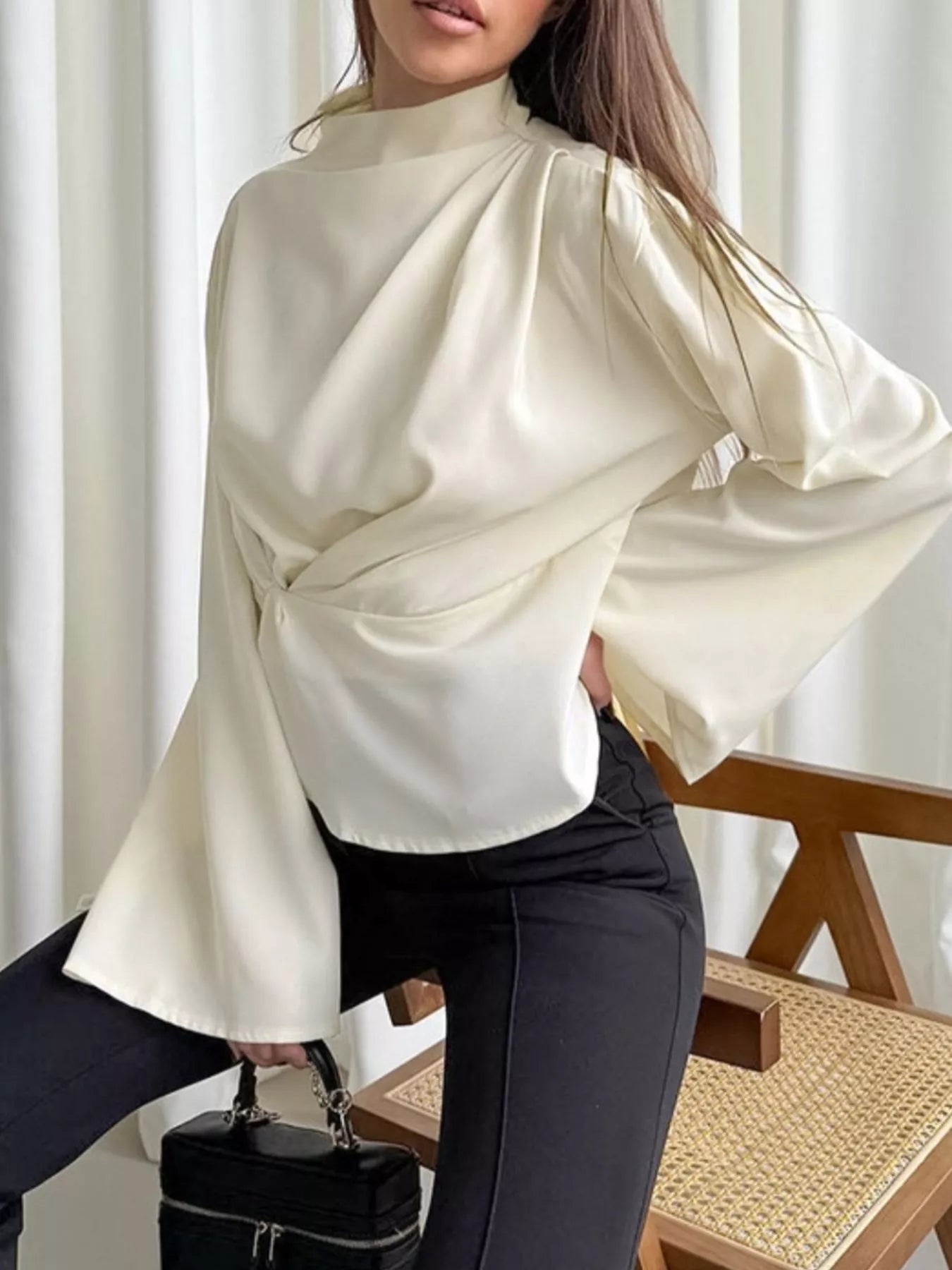 Ruched Mock Neck Long Sleeve Blosue