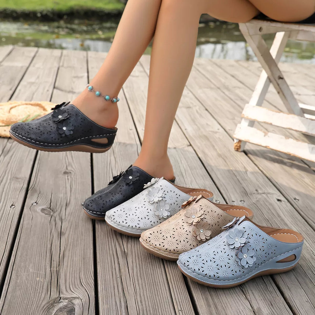 Floral Decor Round Toe Sandals