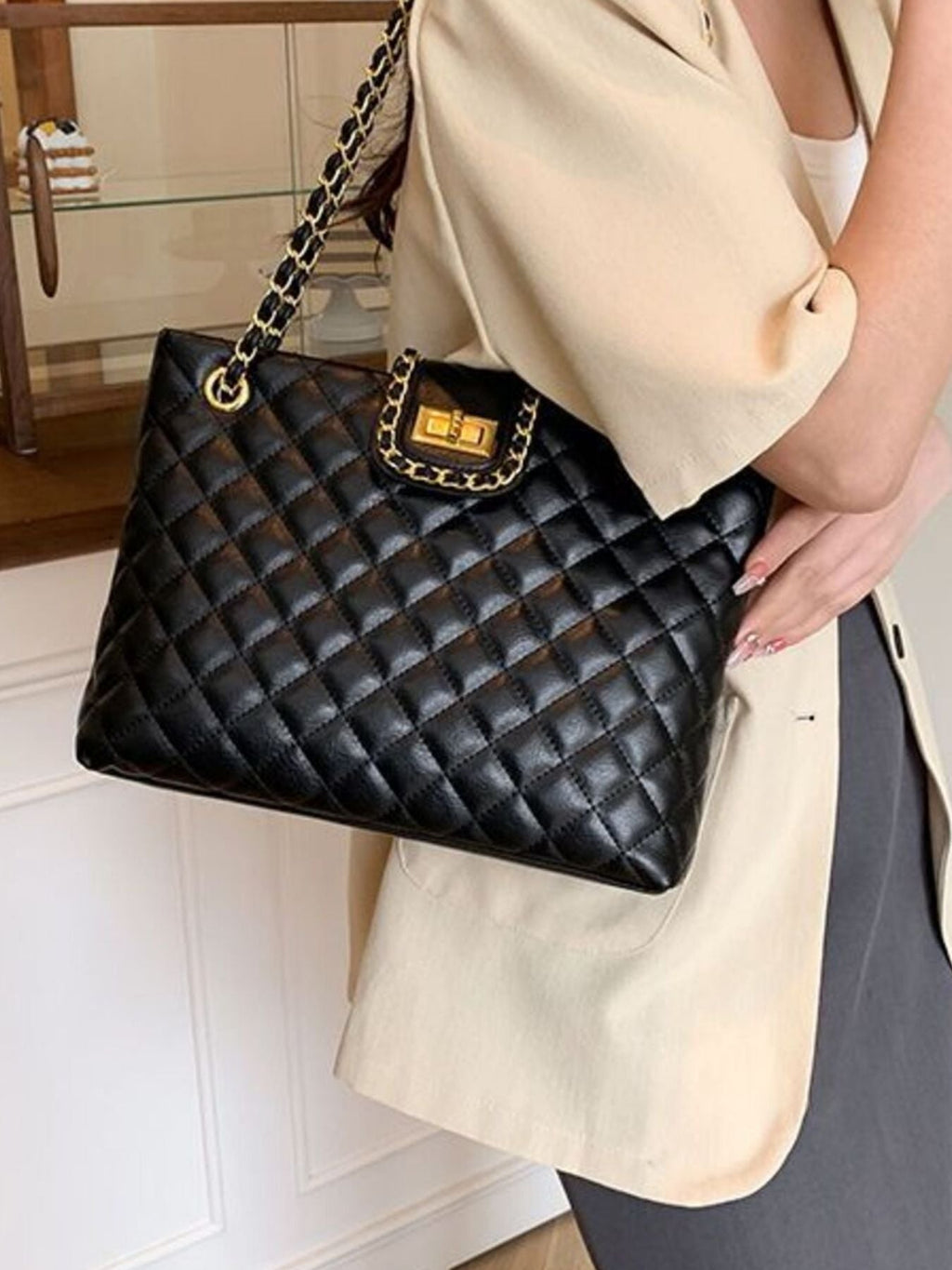 Quilted Chain Strap Shoulder Bag