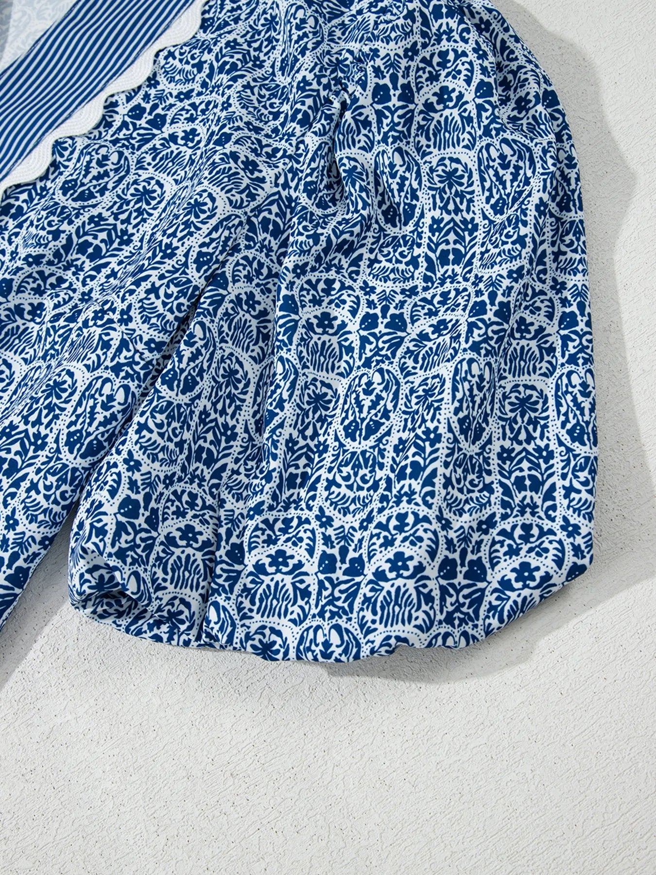 Printed Contrast Ric-Rac Puff Sleeve Top