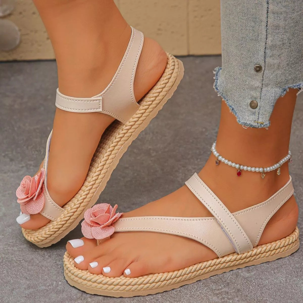 Flower Toe Loop Sandals
