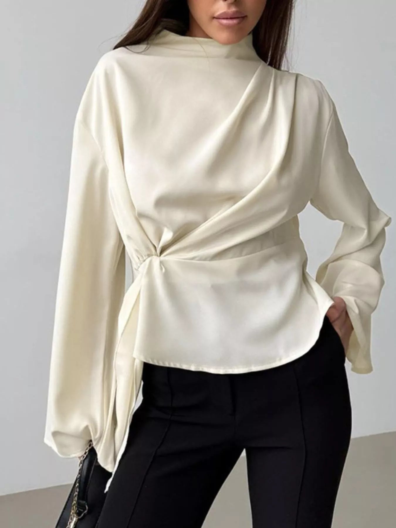 Ruched Mock Neck Long Sleeve Blosue