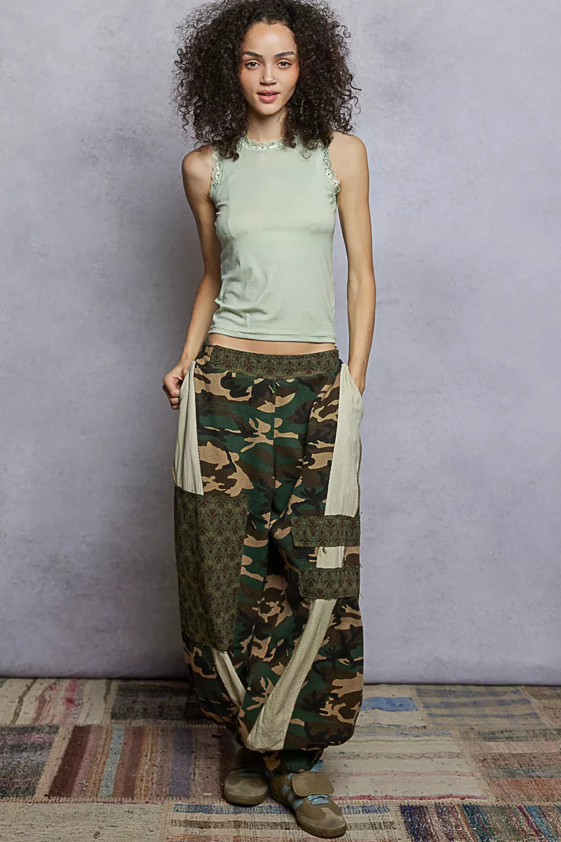 POL Round Neck Cropped Tank with Lace Trim