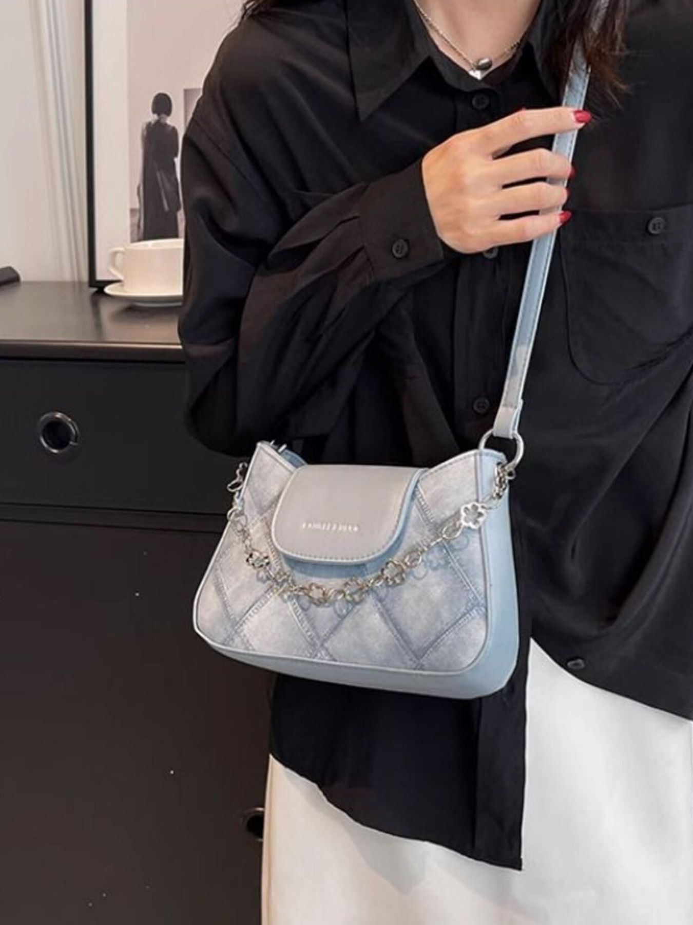 Chain Decor Leather Shoulder Bag