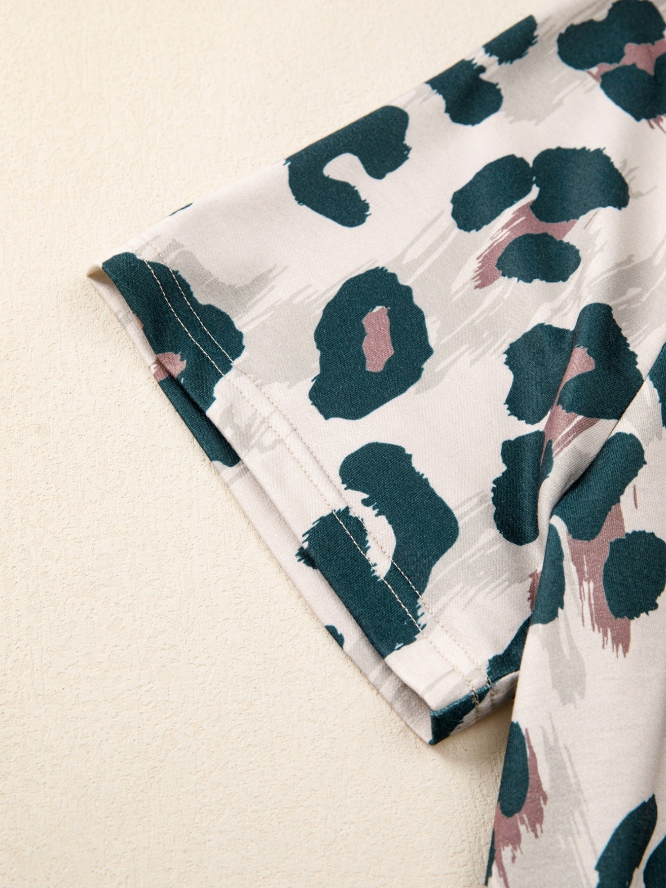 \Leopard Print Button Contrast Collared Short Sleeve Blouse