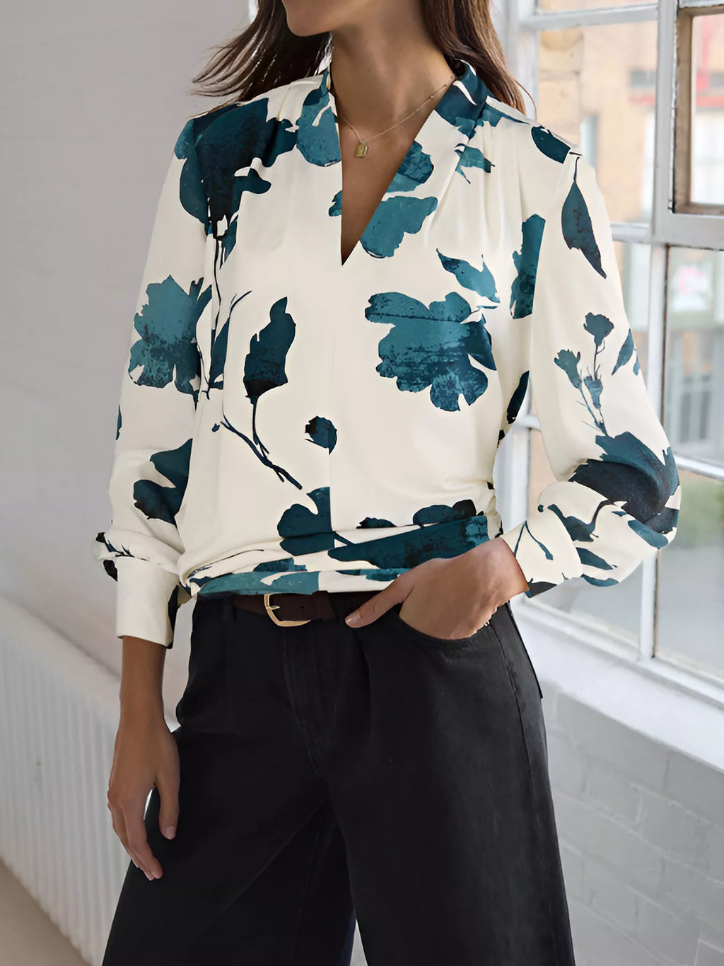 Printed V-Neck Long Sleeve Blouse