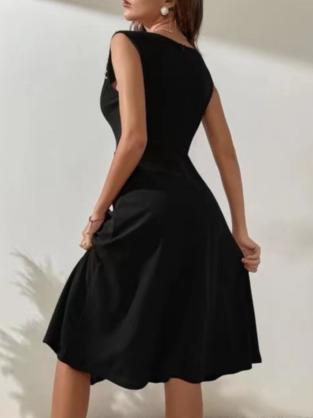Pearl Detail Sleeveless Midi Dress