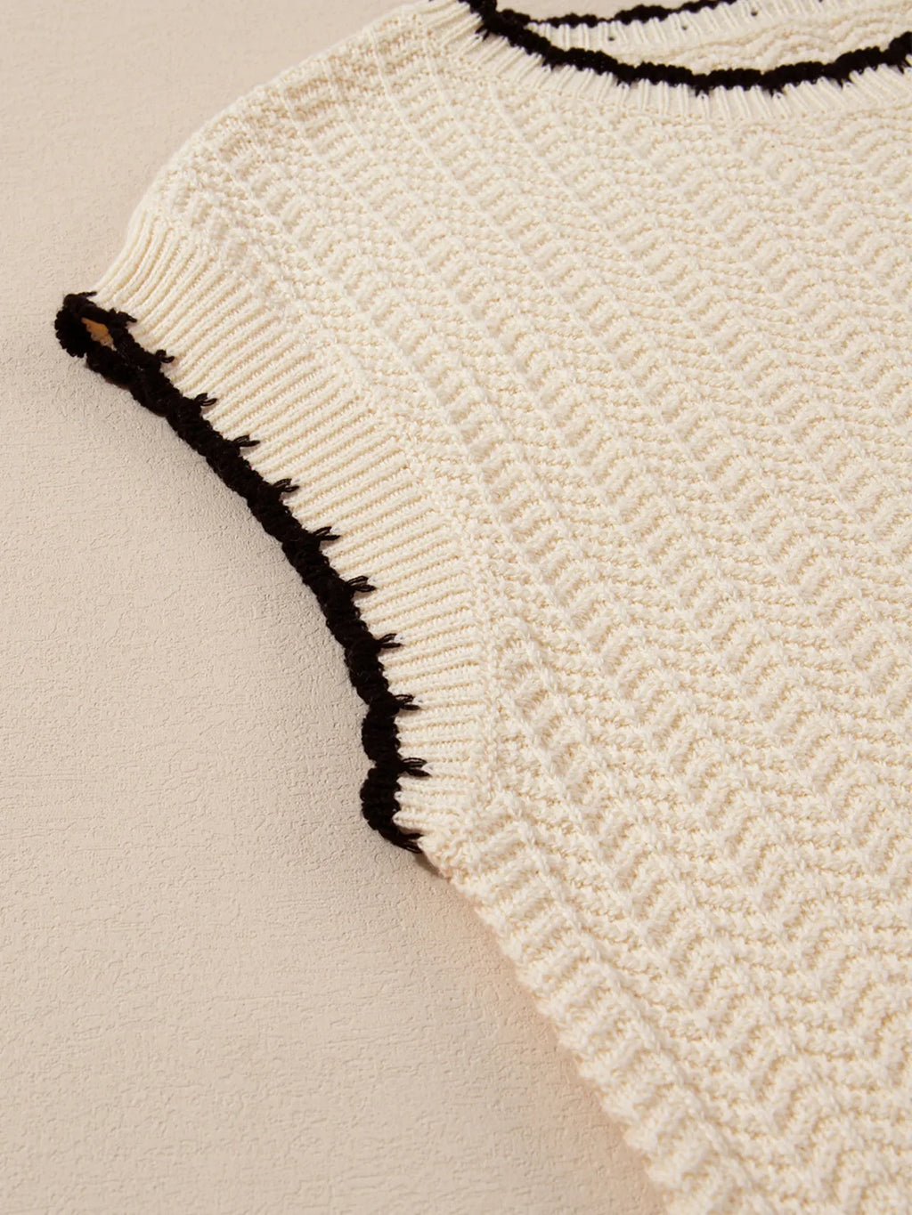 Contrast Trim Boxy Fit Sweater Vest