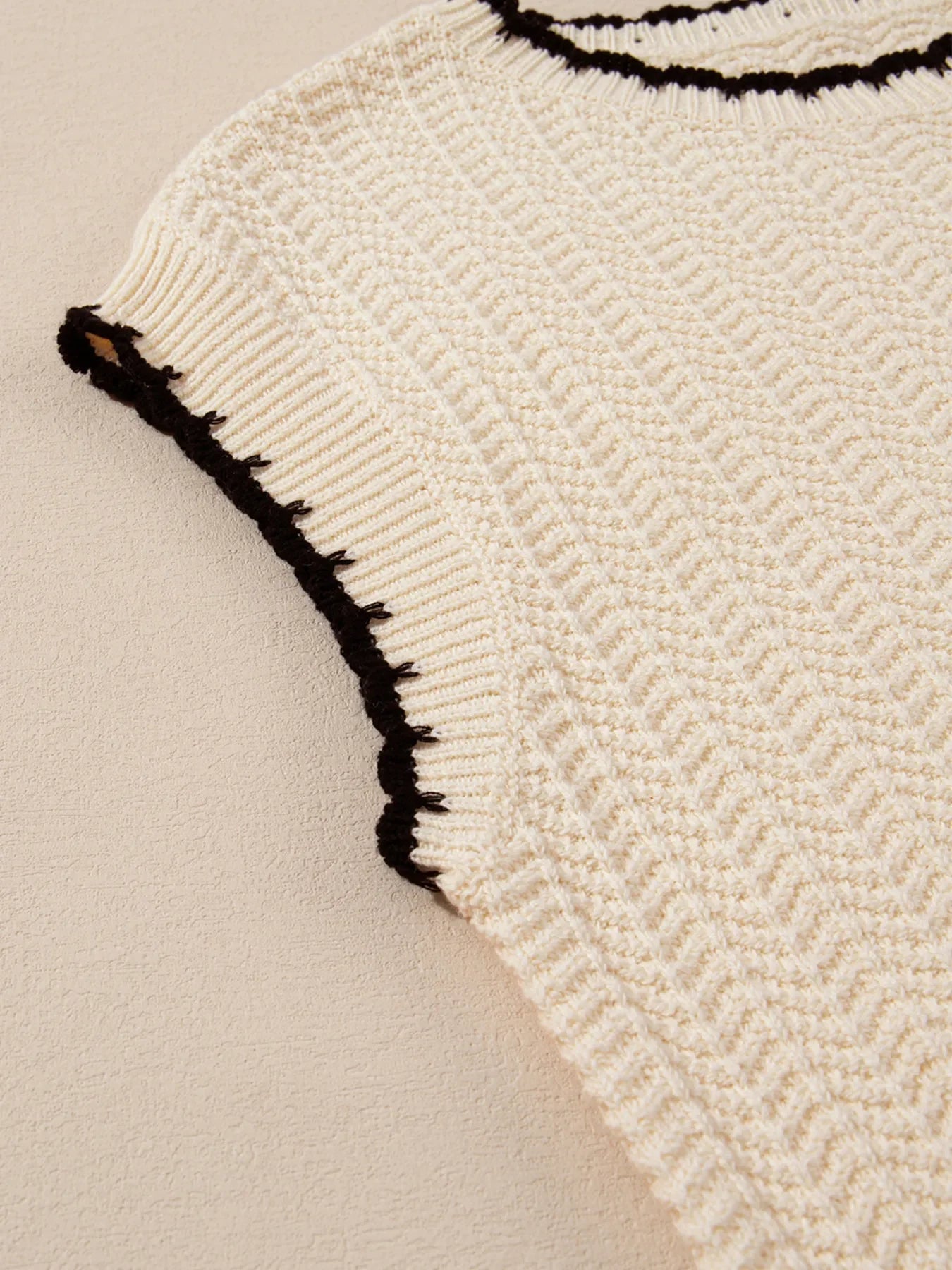 Contrast Trim Boxy Fit Sweater Vest