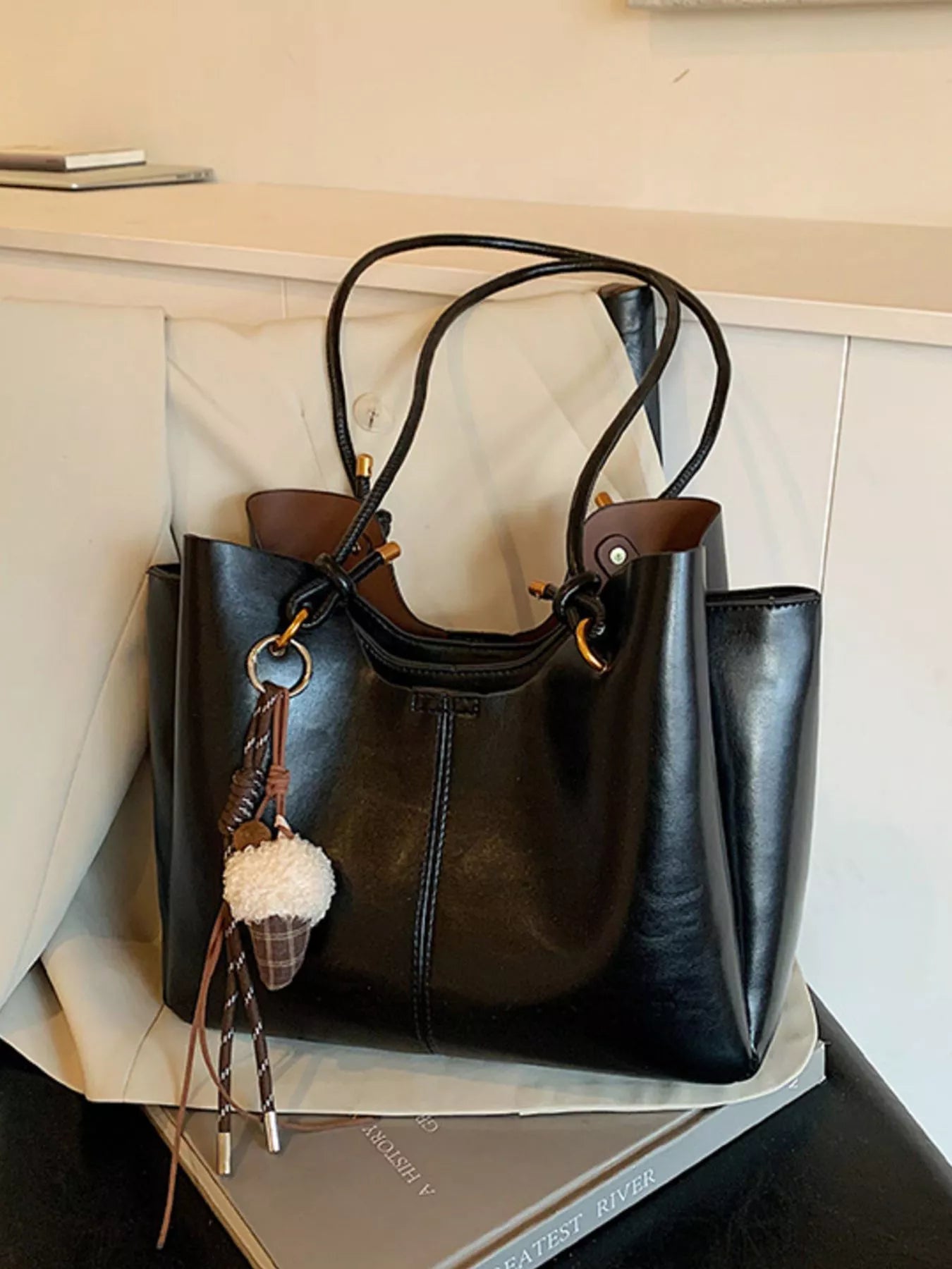 Large Capacity Shoulder Bag