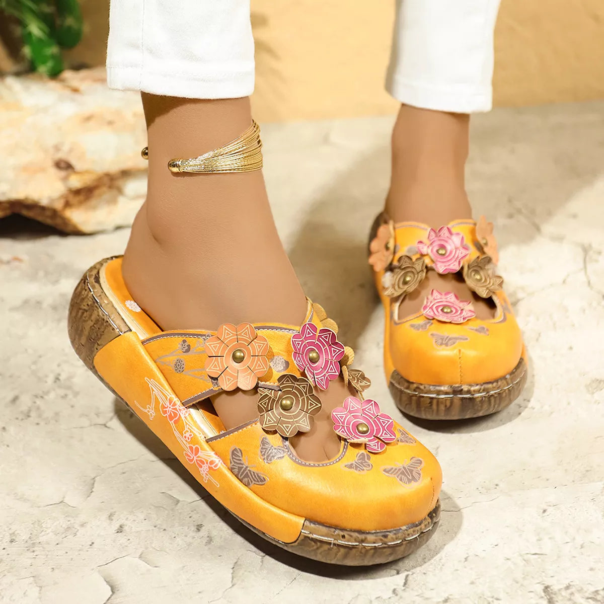 Round Toe Platform Sandals