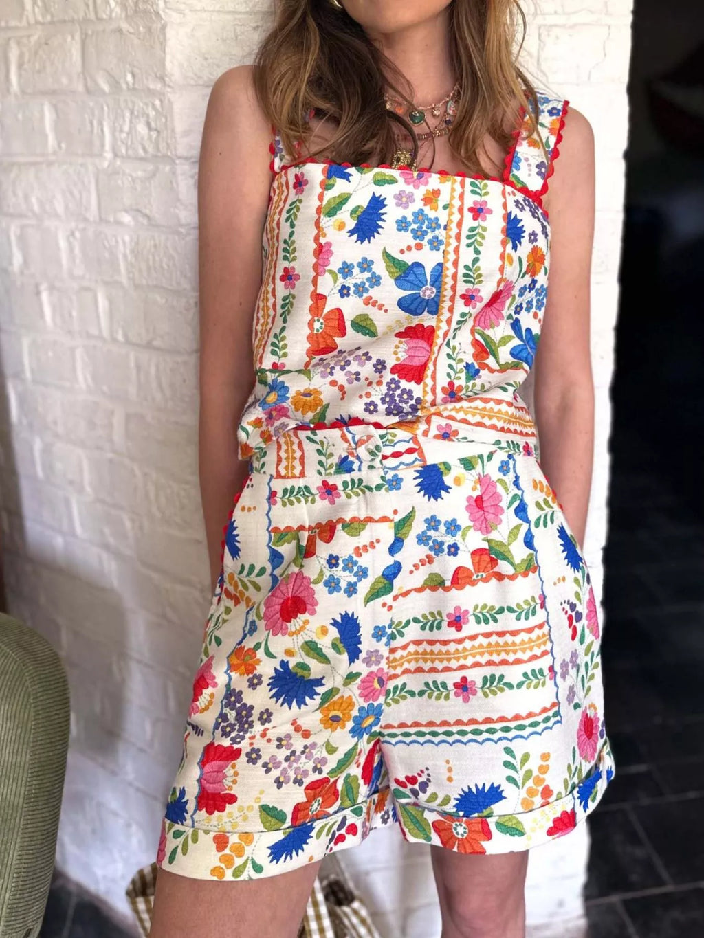 Floral Print Cami and Decorative Pocket Shorts Set