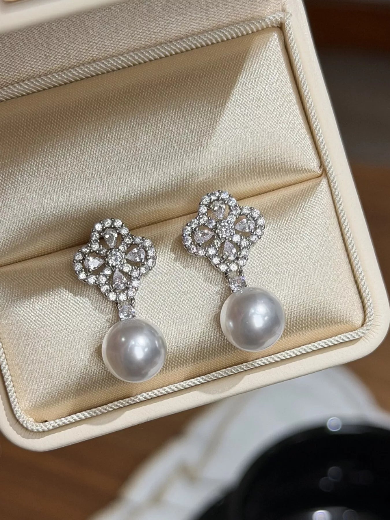 Zircon Four Leaf Clover Pearl Drop Earrings