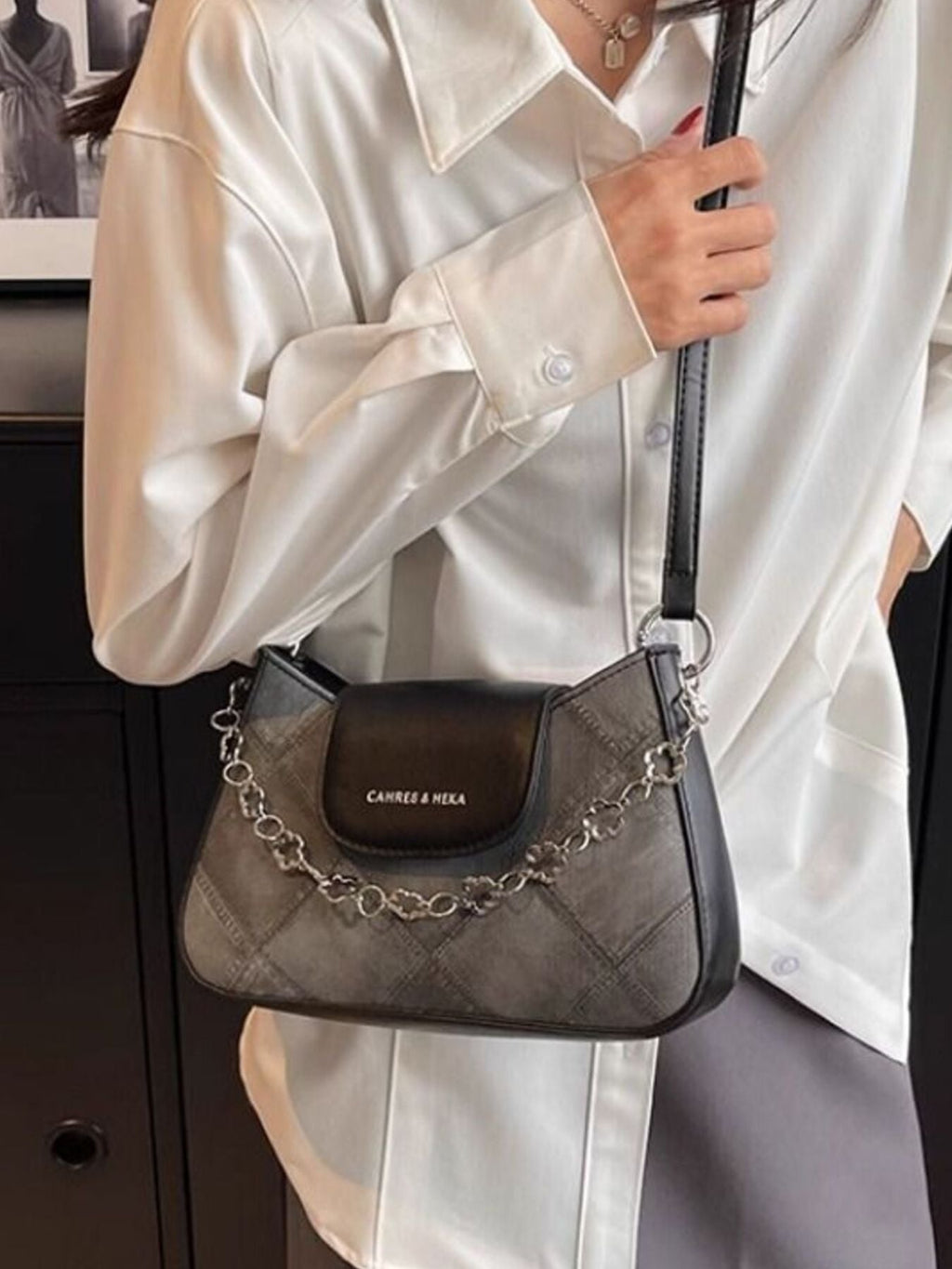 Chain Decor Leather Shoulder Bag