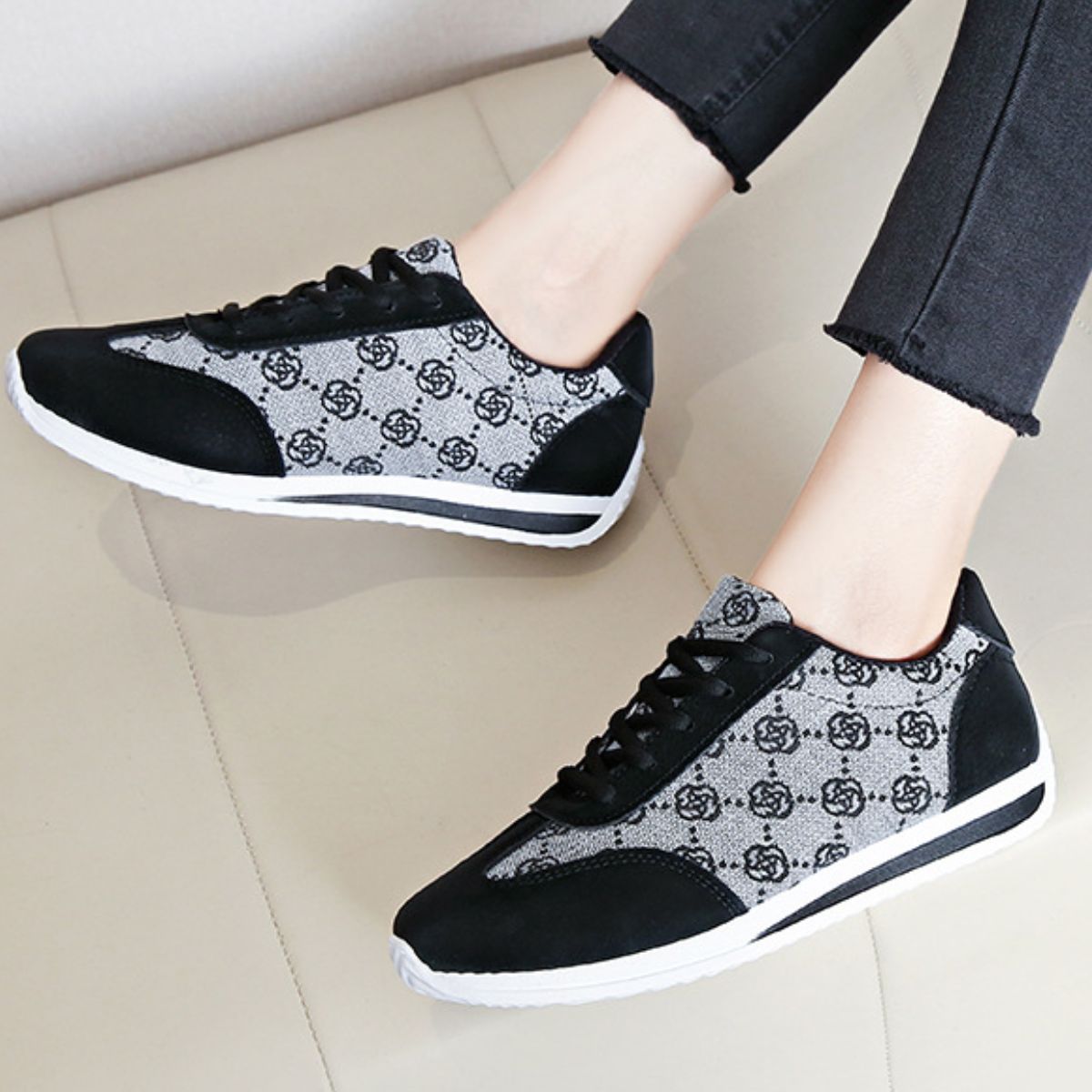 Round Toe Lace Up Sneakers