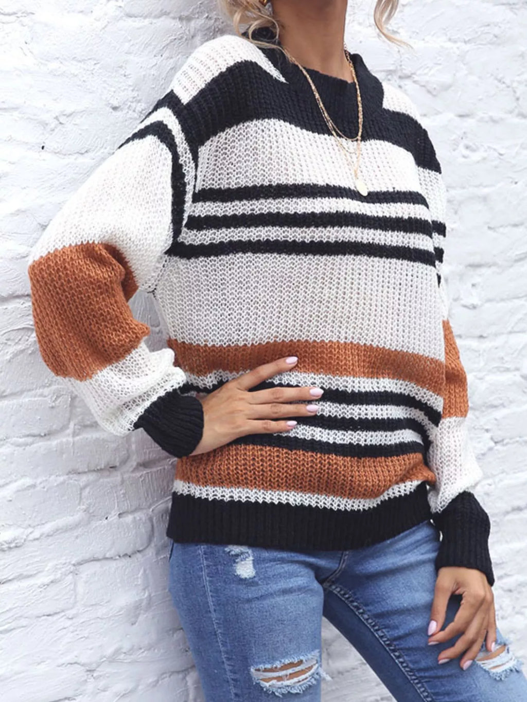 Striped Round Neck Knit Sweaer