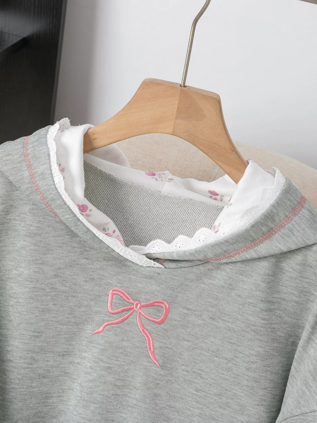 Bow Embroidered Long Sleeve Hoodie