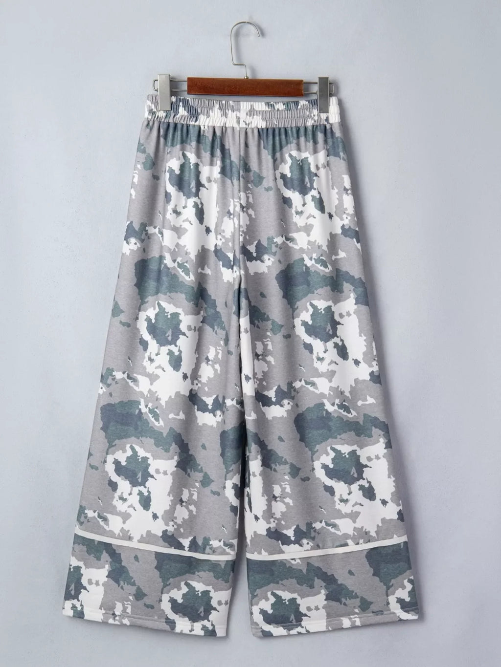 Camouflage Print Contrast Lace-up Raw Edge Pocketed Loose Pants