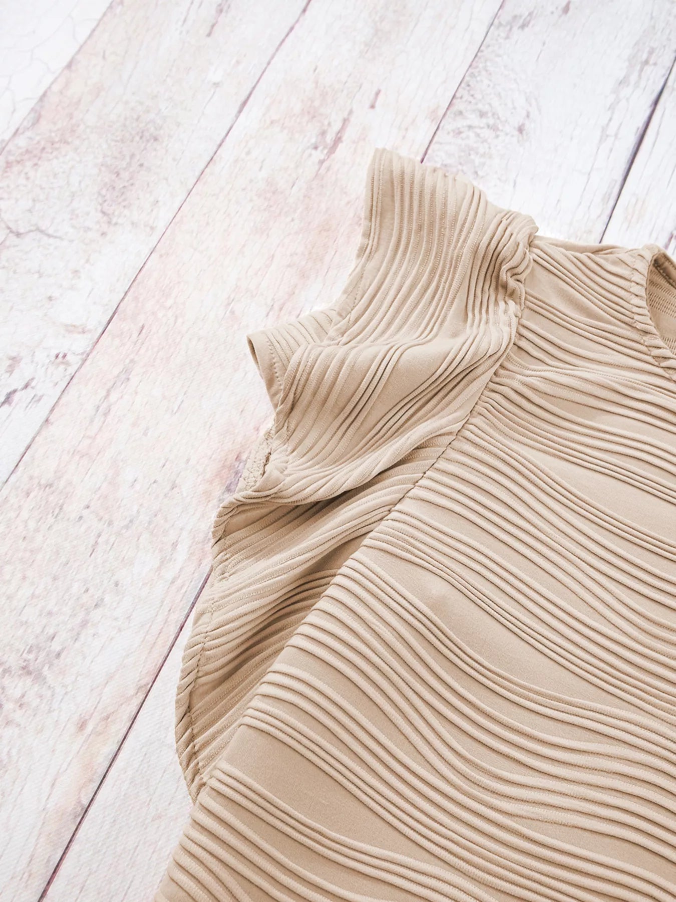 Casual Wavy Textured Ruffle Sleeve Top