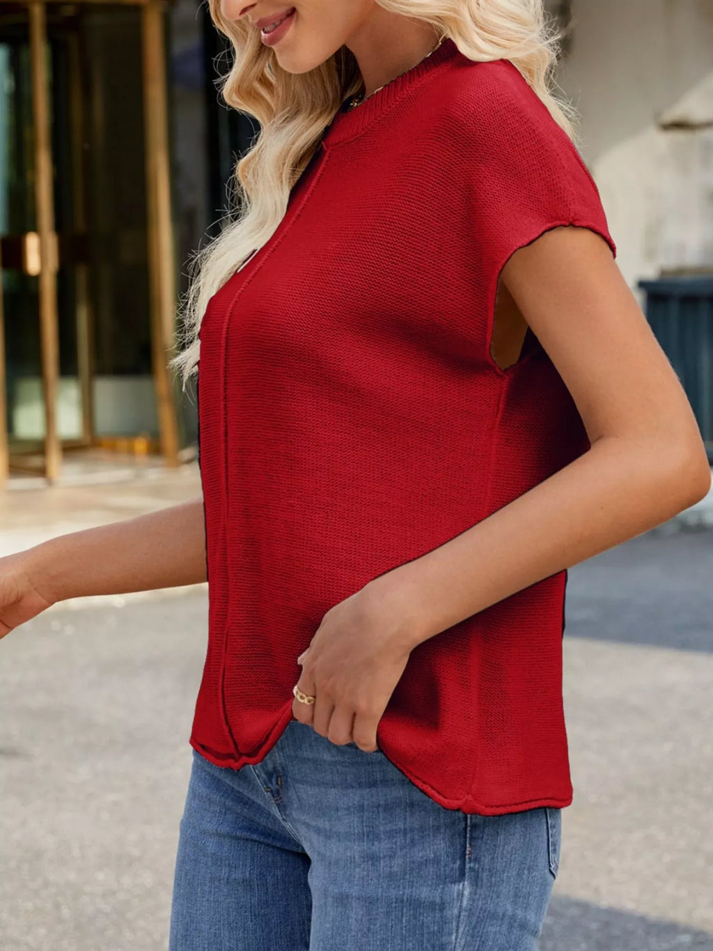Round Neck Short Sleeve Knit Top with Center Seam Detail
