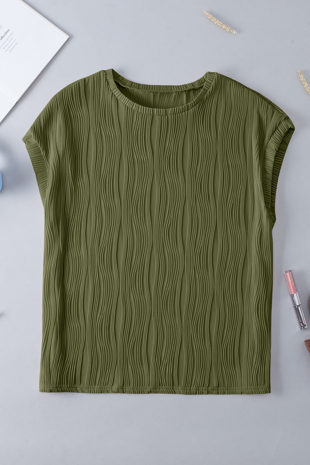Plus Size Solid Wavy Textured Short Sleeve Tee