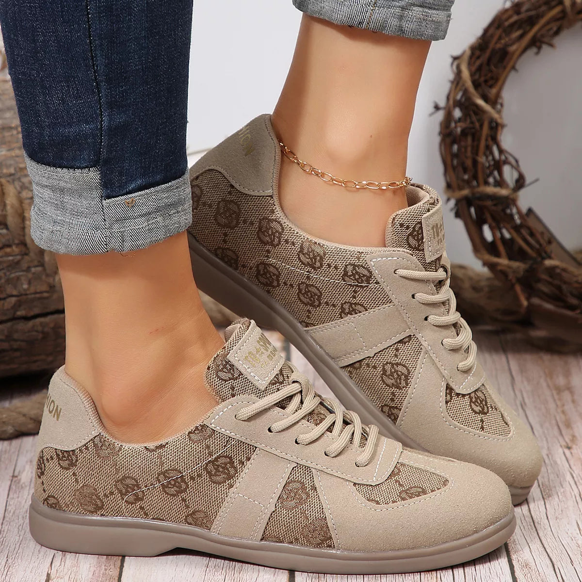 Lace Up Round Toe Sneakers