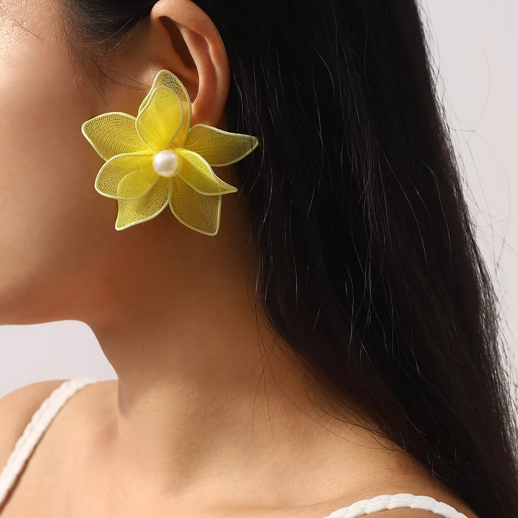 Flower Pearl Stud Earrings