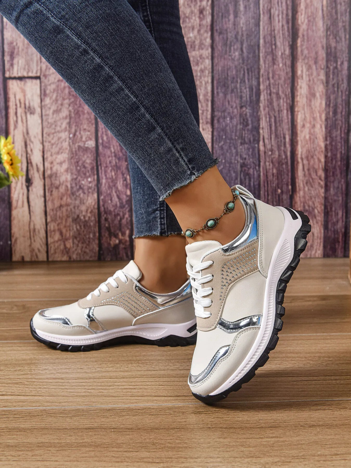 Lace Up Round Toe Sneakers