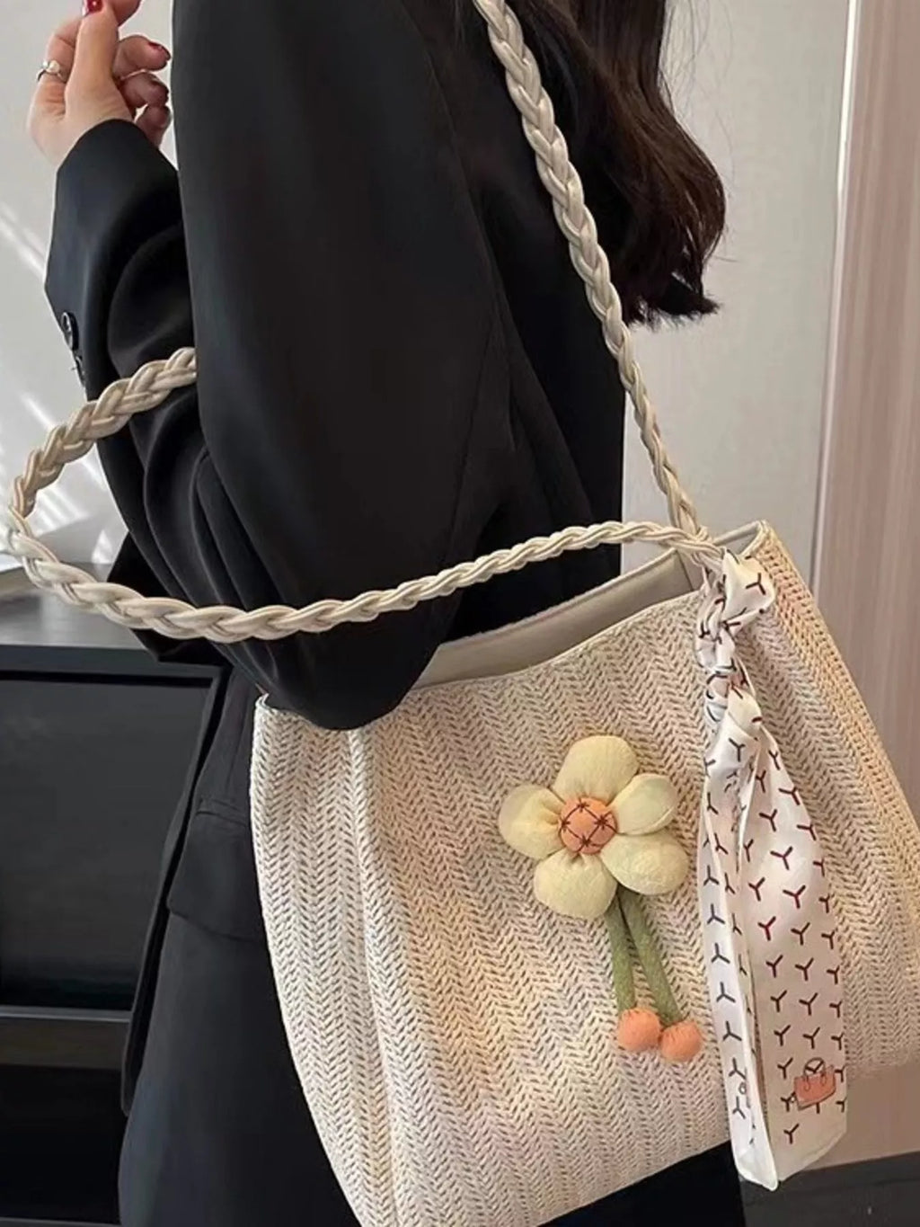 Floral Decor Woven Straw Tote Bag