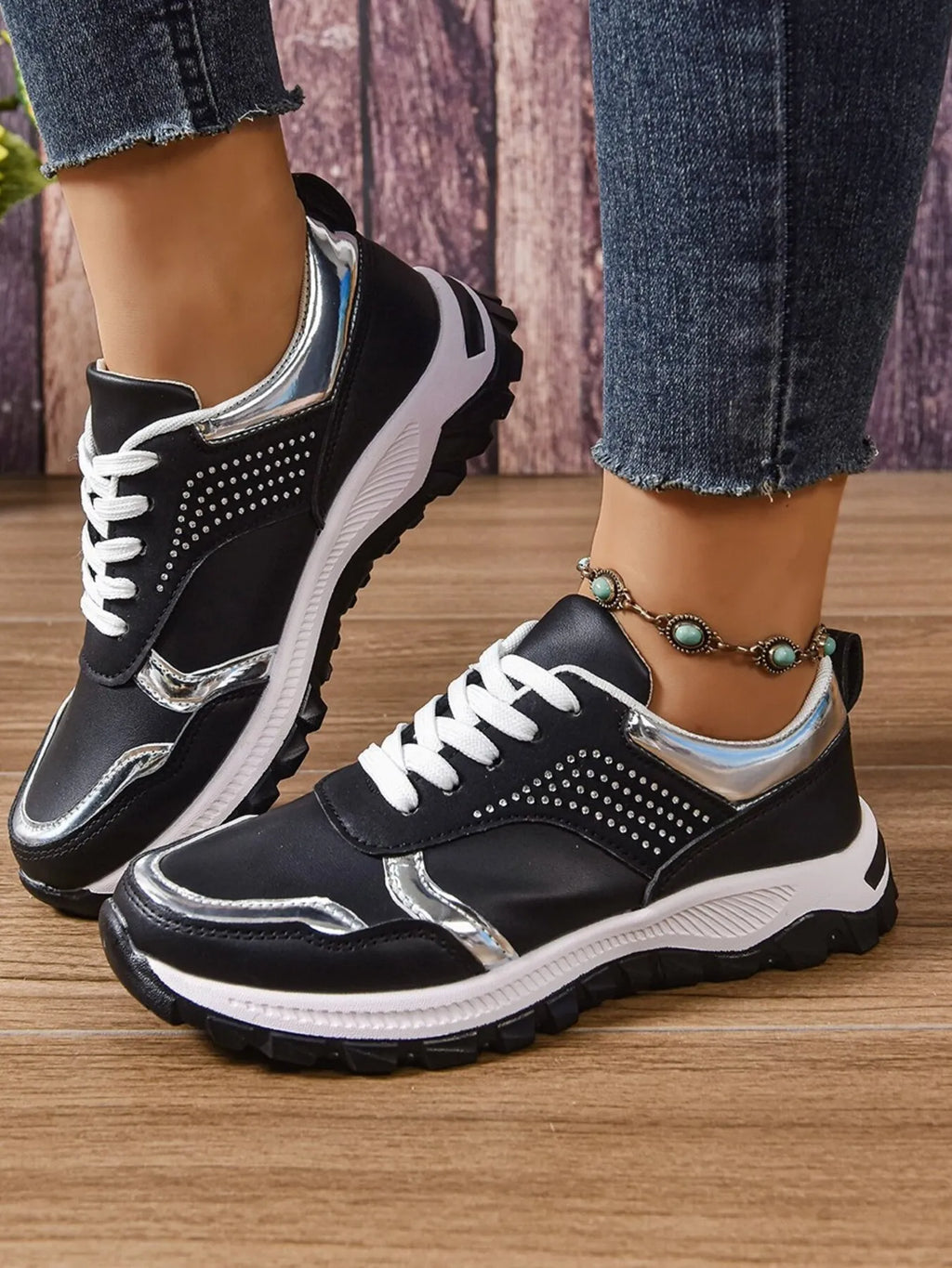 Lace Up Round Toe Sneakers