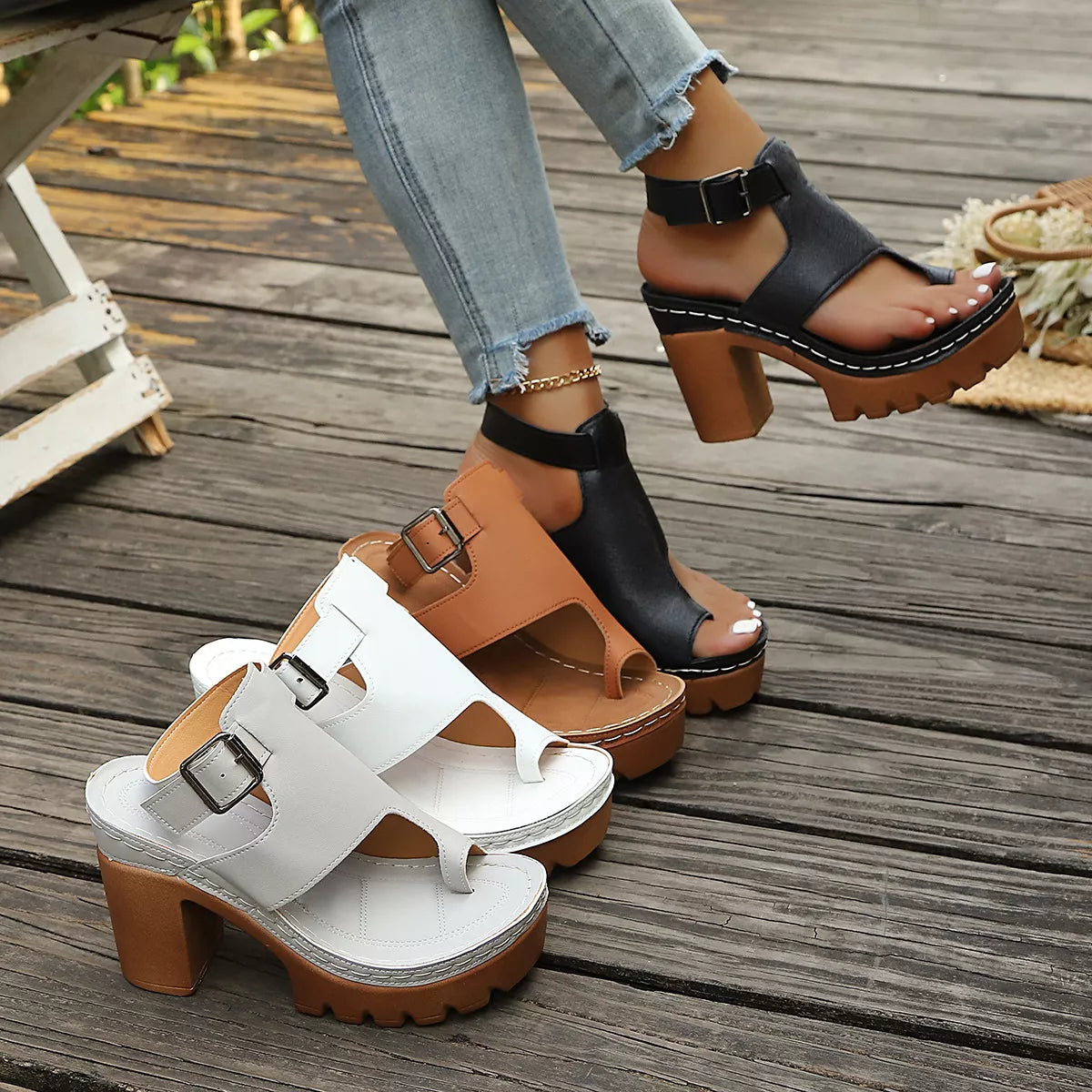 Toe Loop Block Heels Sandals