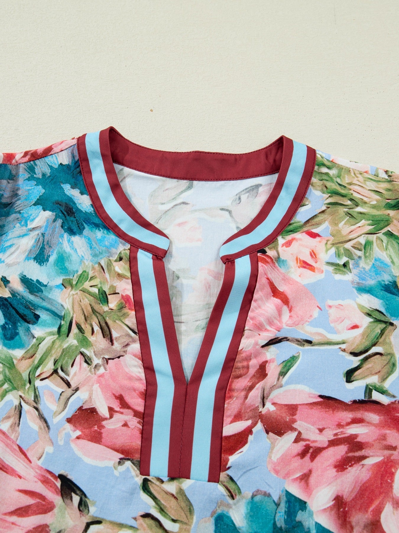Contrast Trim V Neck Cuffed Bracelet Sleeve Floral Blouse