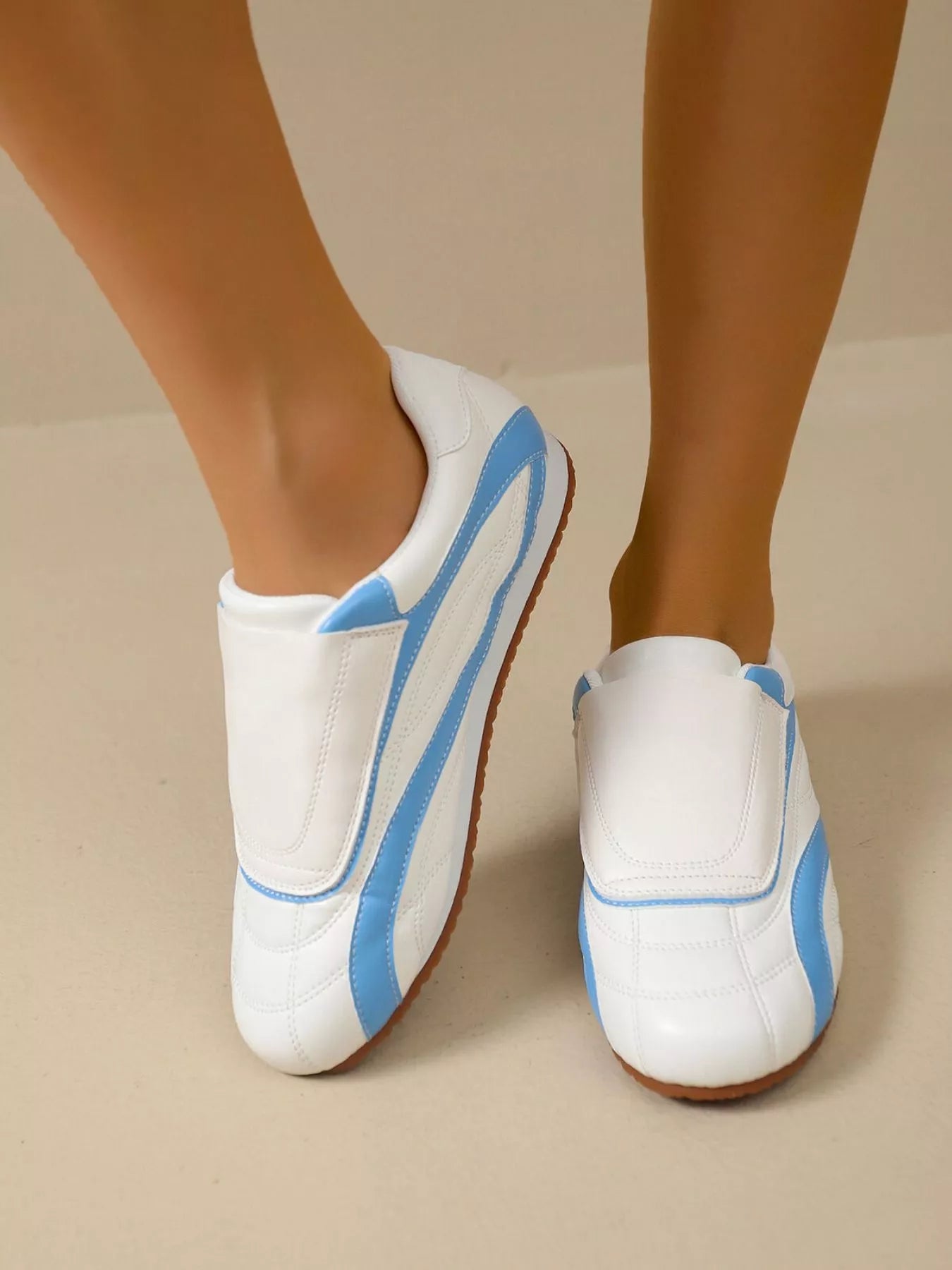 Contrast Round Toe Sneakers