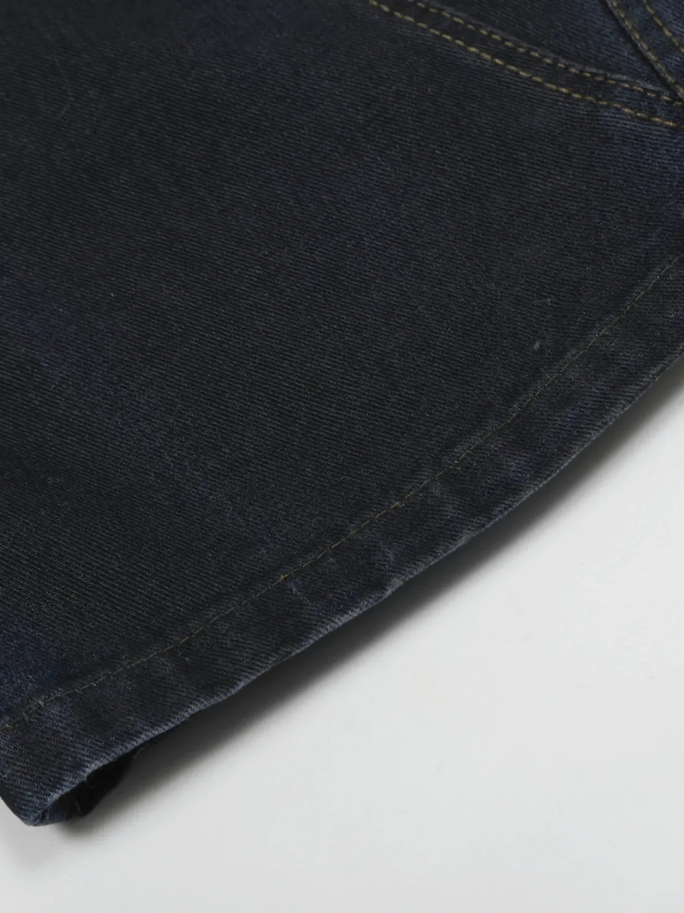 Men's Gradient Curved Jeans with Seam Detail