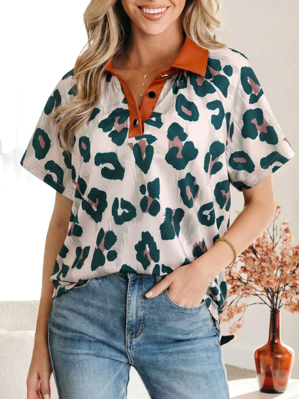 \Leopard Print Button Contrast Collared Short Sleeve Blouse