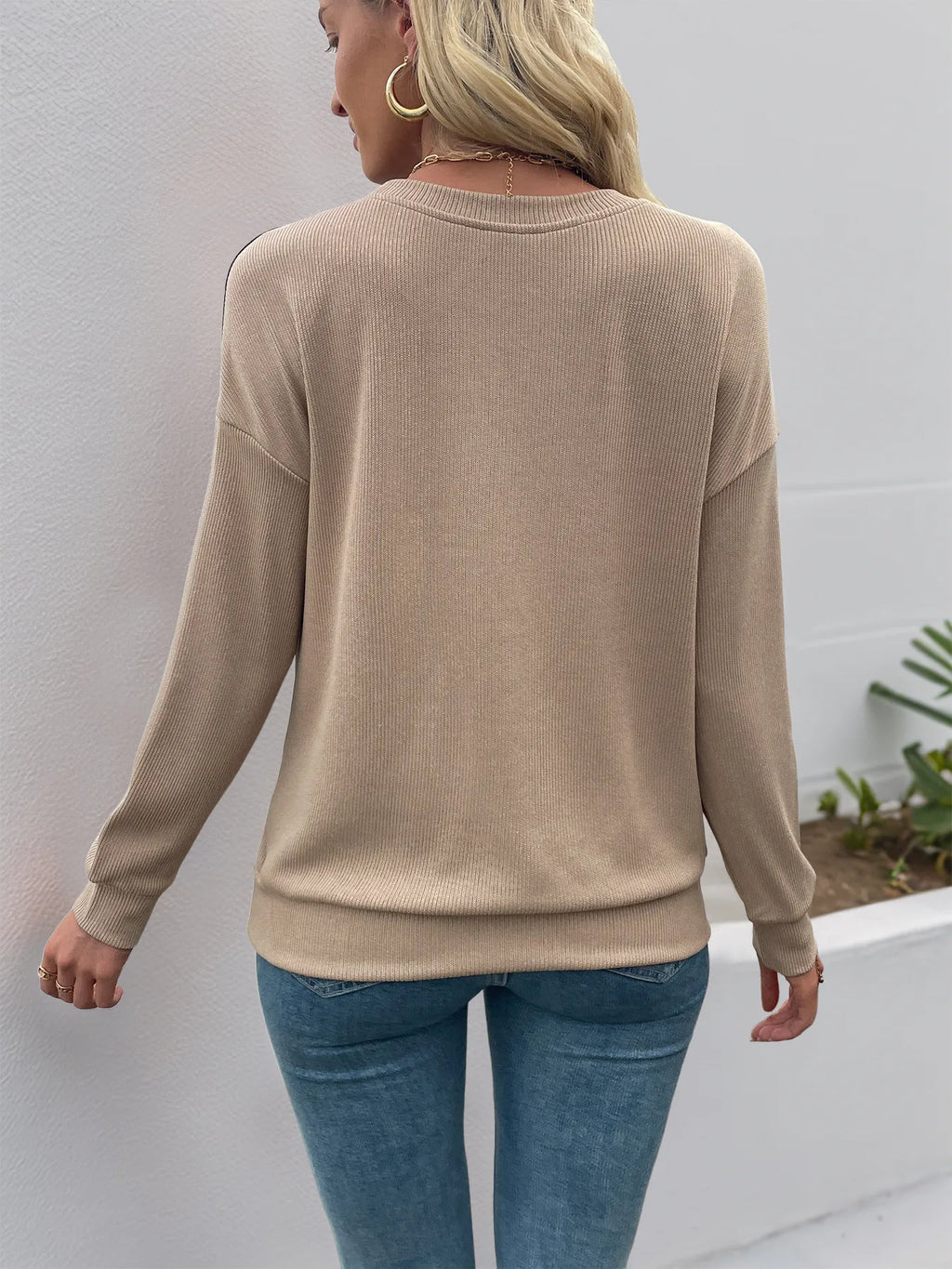 Leopard Round Neck Long Sleeve Sweatshirt