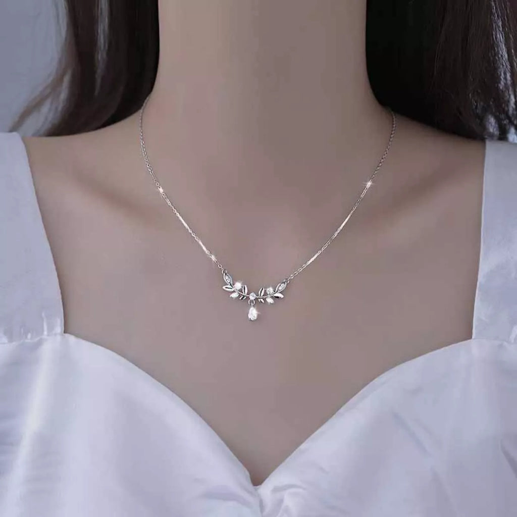 925 Sterling Silver Zircon Flower Necklace