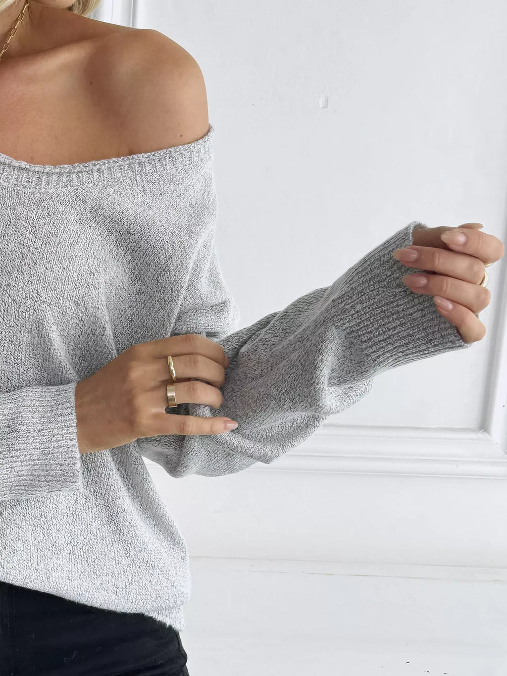 V-Neck Long Sleeve Knit Top
