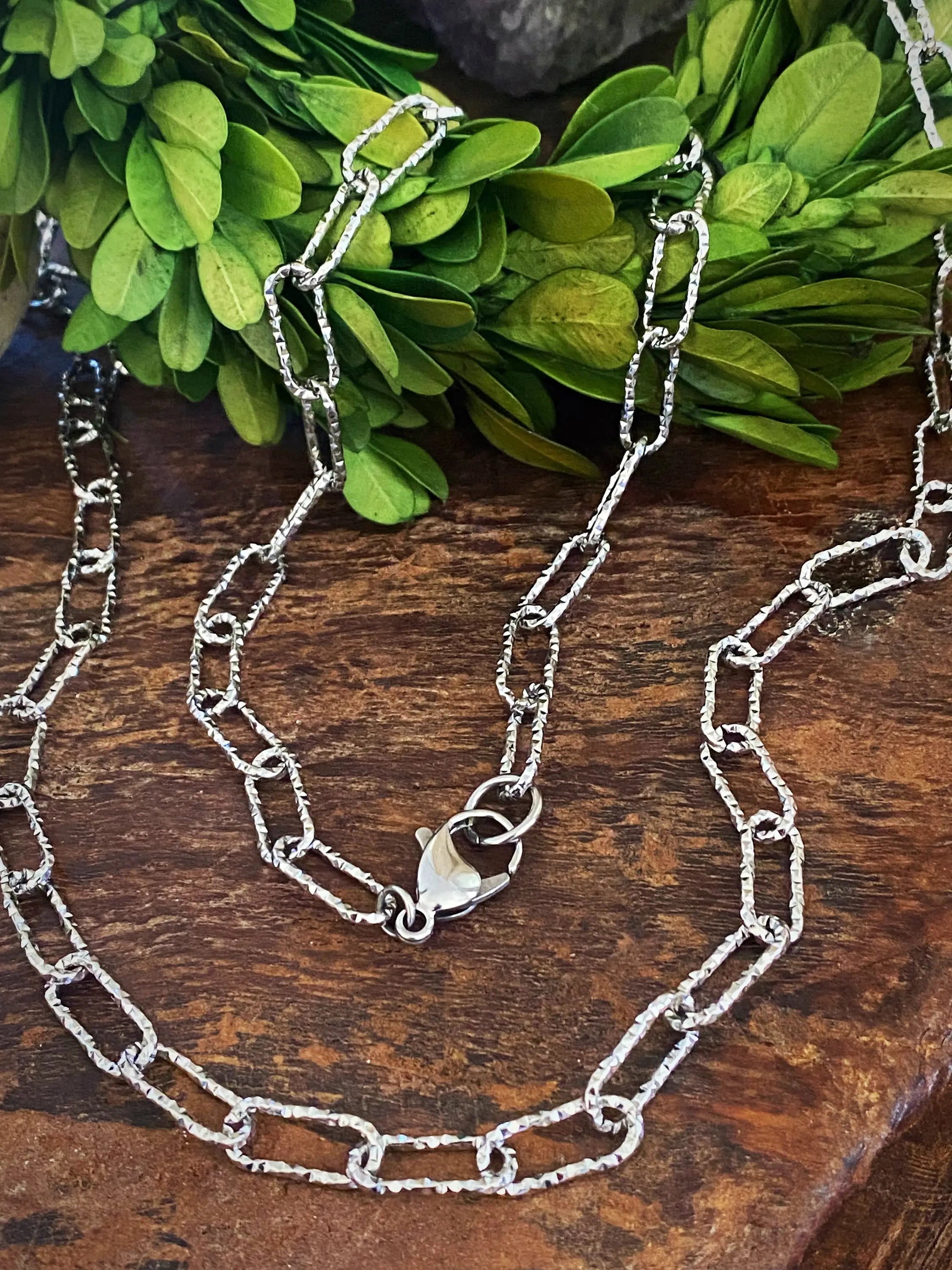 STATEMENT PAPERCLIP NECKLACE