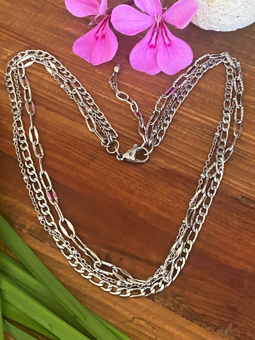 MULTI CHAIN NECKLACE