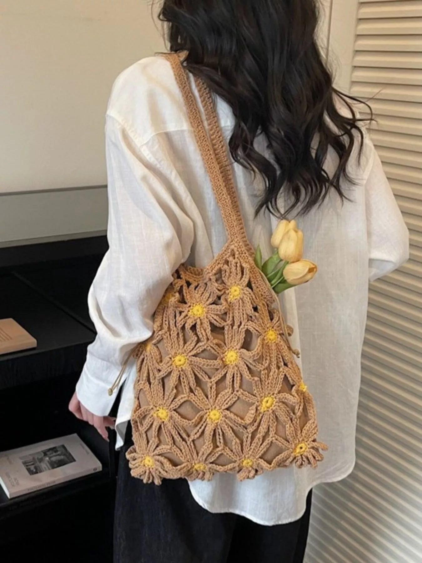 Crochet Daisy Shoulder Bag