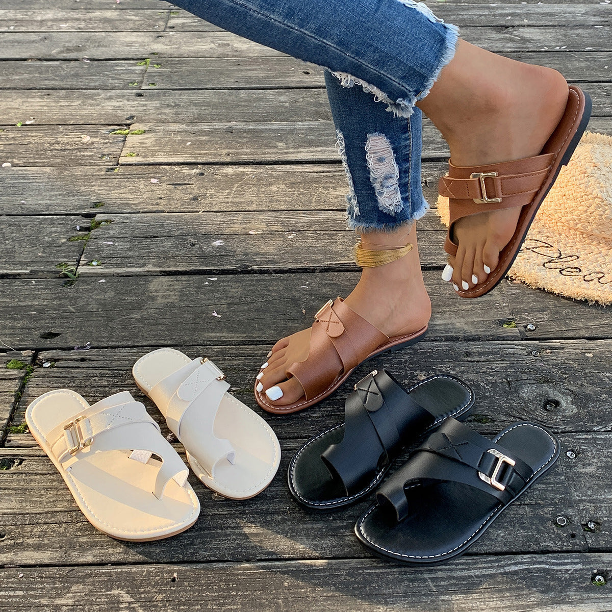 Toe Loop Buckle Decor Sandals