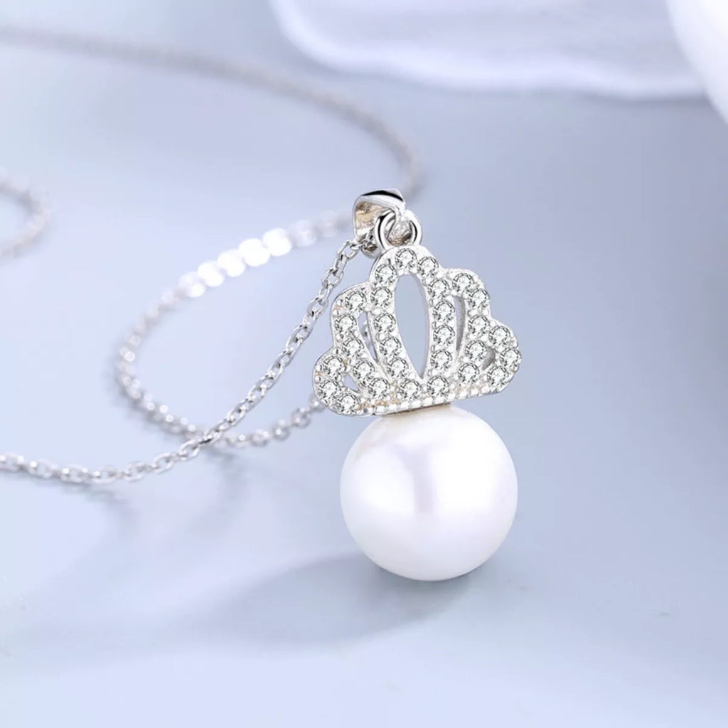 Crown Pearl Pendant Necklace