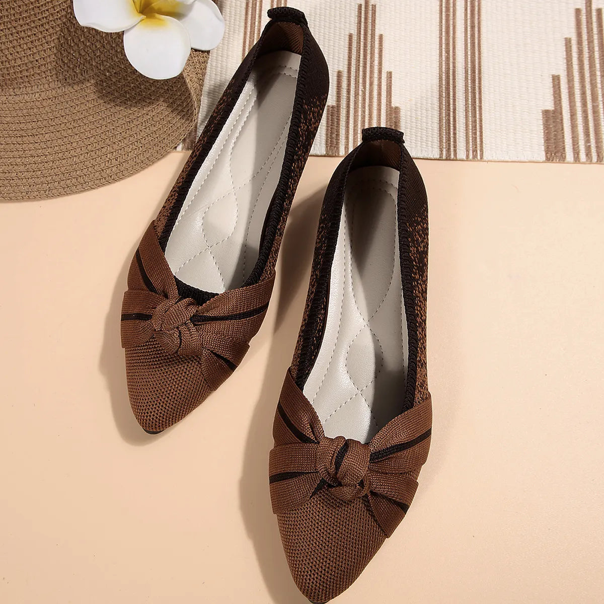 Contrast Point Toe Flats Slip-Ons