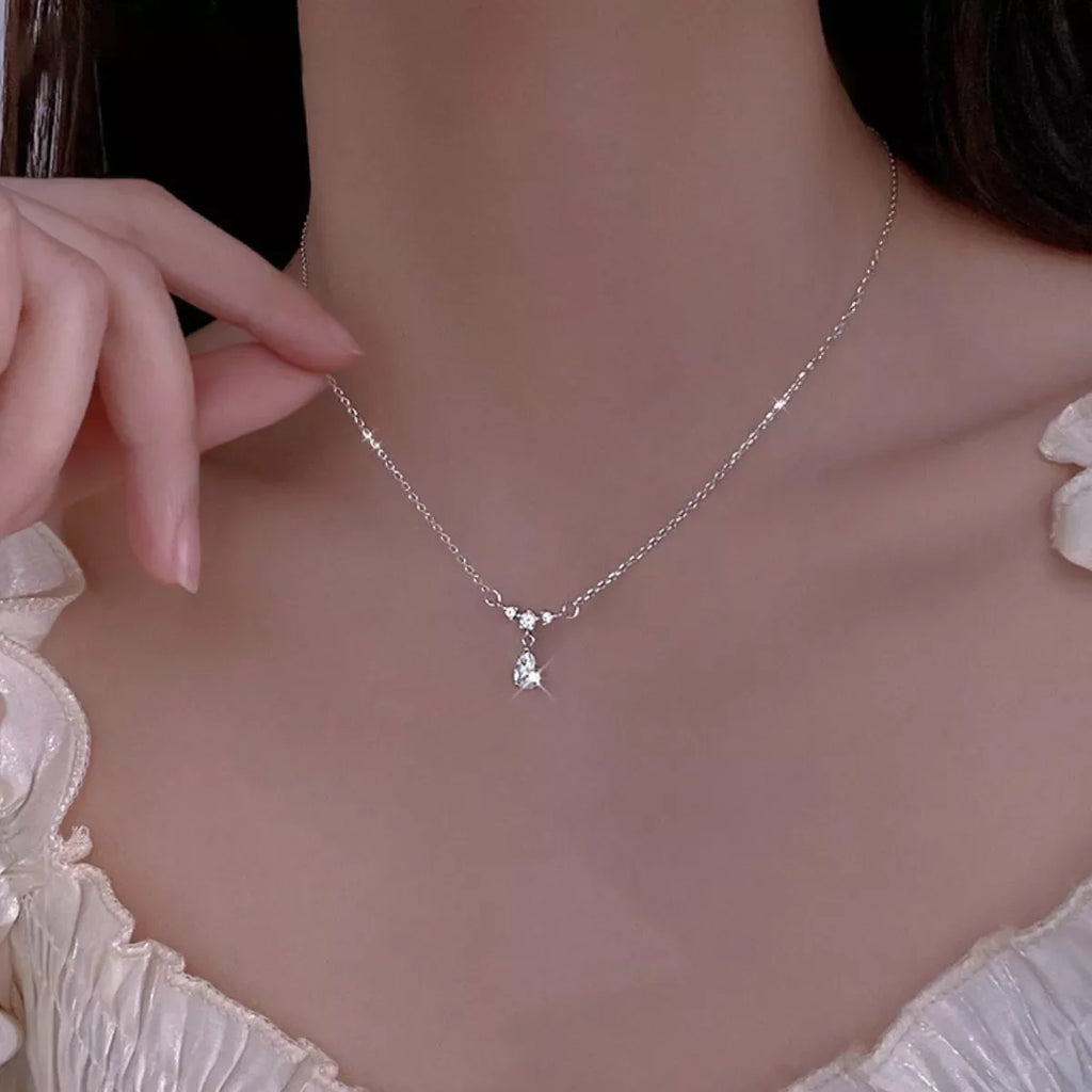 925 Sterling Silver Zircon Teardrop Necklace