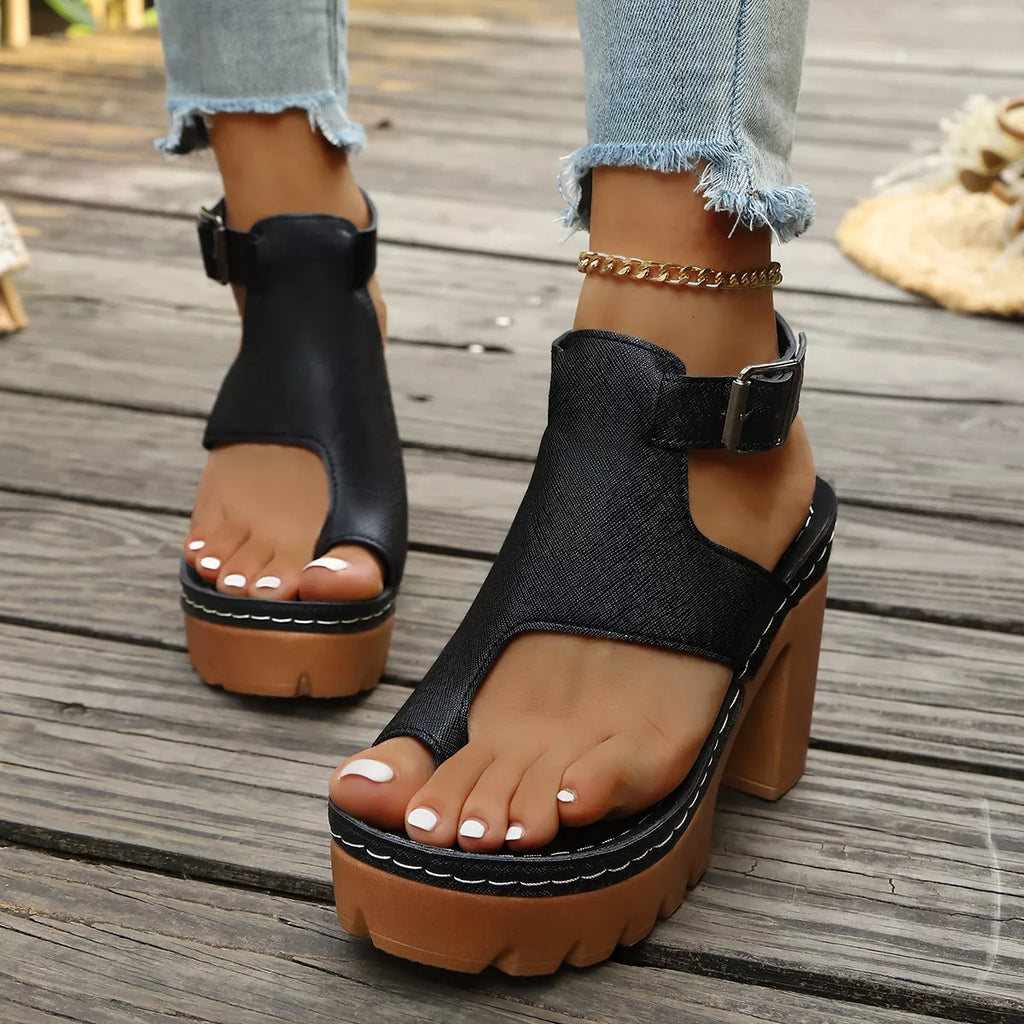 Toe Loop Block Heels Sandals
