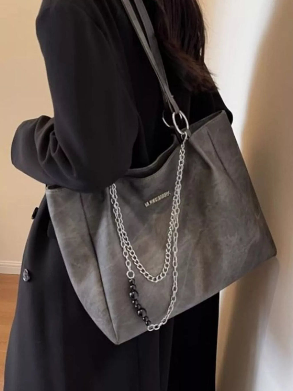 Chain Decor Shoulder Bag