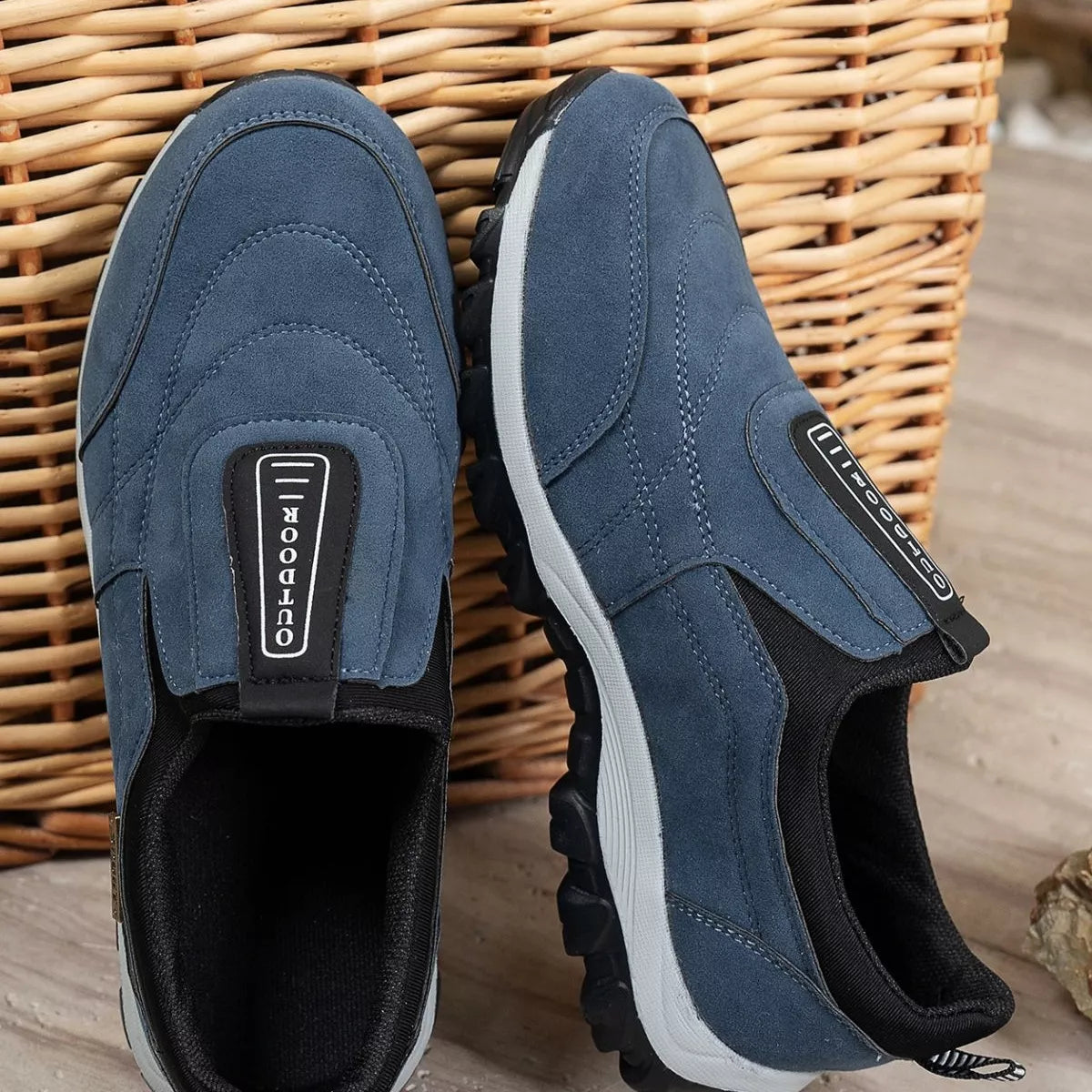 Round Toe Breathable Sneakers